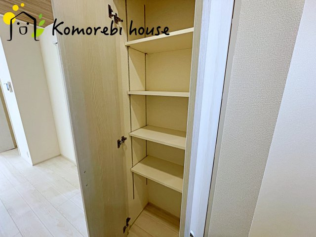 上尾市弁財１丁目　新築一戸建て　ブルーミングガーデン　01の収納|大きなスペースがあり、収納には困りません