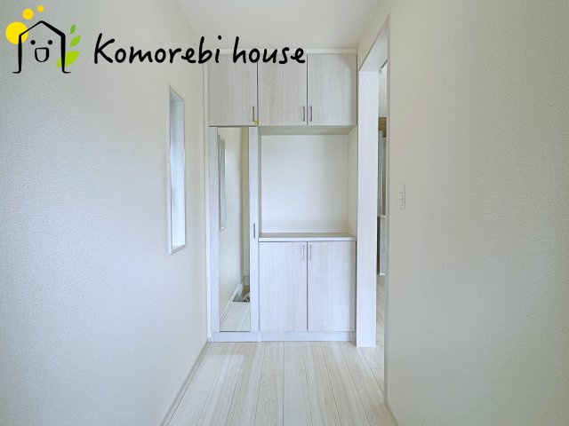 上尾市弁財１丁目　新築一戸建て　ブルーミングガーデン　01の玄関|シンプルで使いやすい玄関です