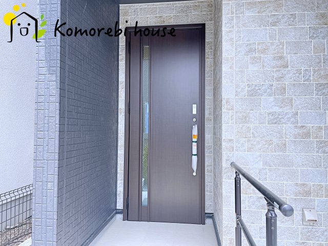 上尾市弁財１丁目　新築一戸建て　ブルーミングガーデン　01の玄関|シンプルで使いやすい玄関です