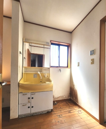 茂原市高師　中古戸建の独立洗面台|平成15年3月築4SLDK 駐車3台可能  都市ガス上下水 スーパーカスミ徒歩約6分 駅徒歩約22分