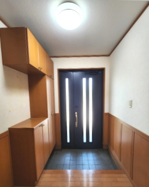 茂原市高師　中古戸建の玄関|平成15年3月築4SLDK 駐車3台可能  都市ガス上下水 スーパーカスミ徒歩約6分 駅徒歩約22分