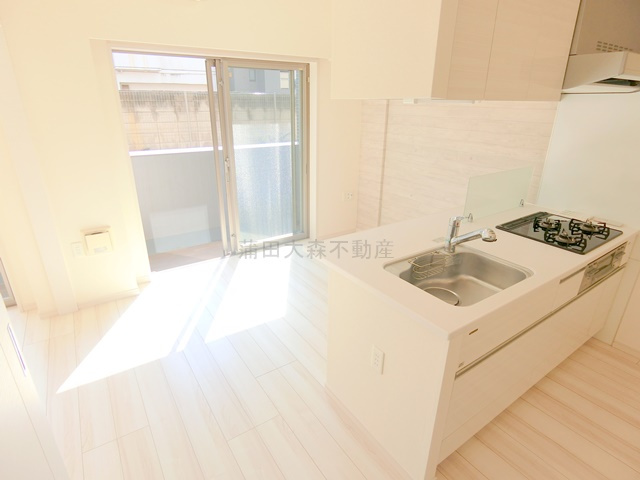 メインステージ大森町Ⅱの居間・リビング