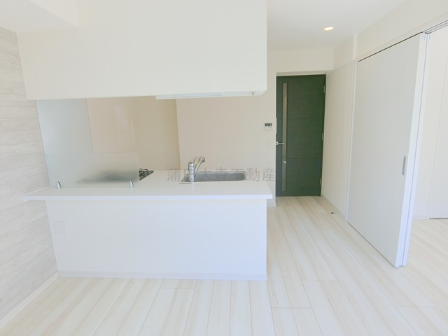 メインステージ大森町Ⅱの居間・リビング