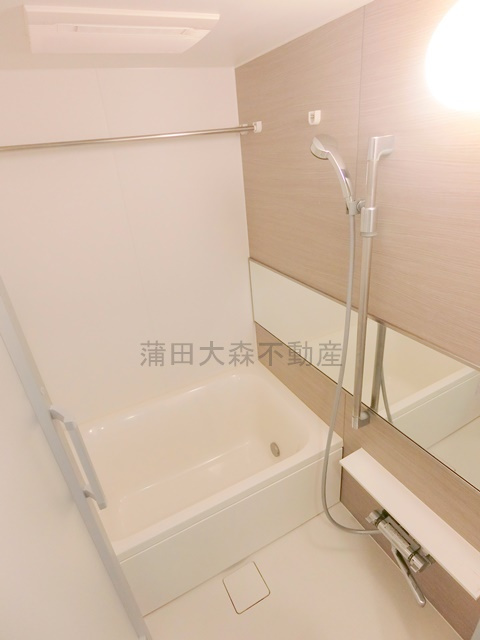 メインステージ大森町Ⅱの浴室|追焚機能と浴室乾燥機能付きのお風呂