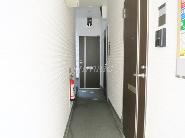 プリマルーチェのロビー|1階通路です☆