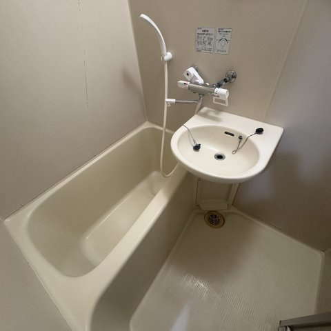 メゾンビエンドの浴室