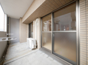 【バルコニー】