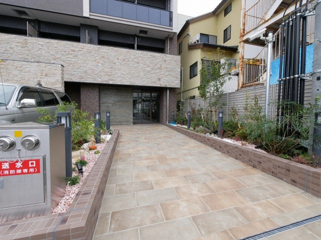 レオンコンフォート難波西Ⅲのエントランス