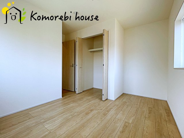 上尾市弁財１丁目　新築一戸建て　ブルーミングガーデン　02の寝室|寝室です