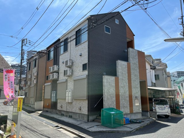 Three forest　西巣鴨の外観