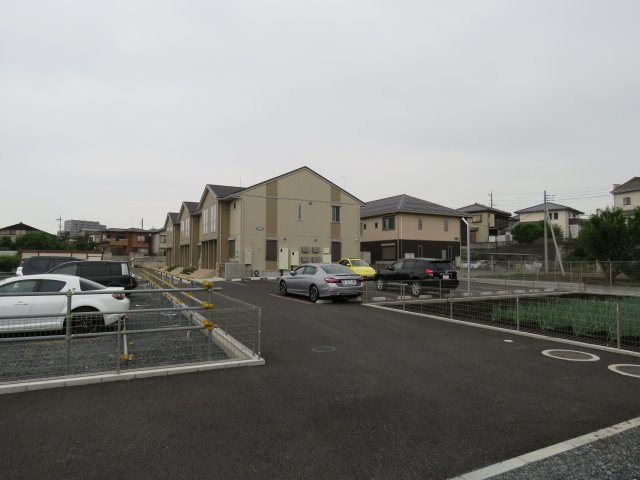 アヴェニールの駐車場