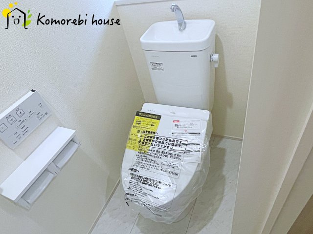 桶川市末広3丁目　5期　新築一戸建て　ブルーミングガーデン　01のトイレ|撮影：'26/07/18