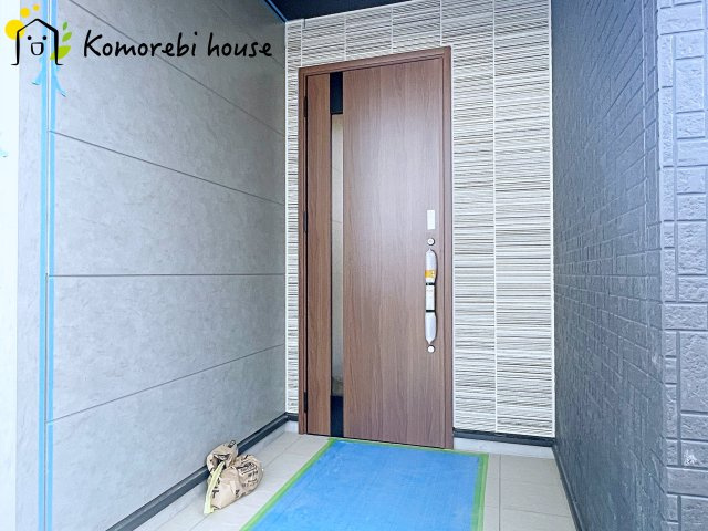 桶川市末広3丁目　5期　新築一戸建て　ブルーミングガーデン　01の玄関|撮影：'26/07/18