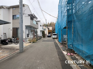 【前面道路含む現地写真】