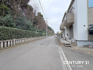 【前面道路含む現地写真】
