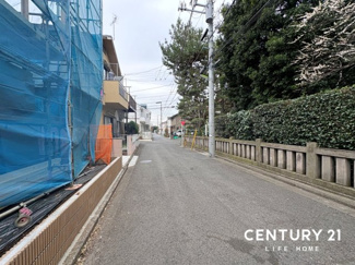 【前面道路含む現地写真】