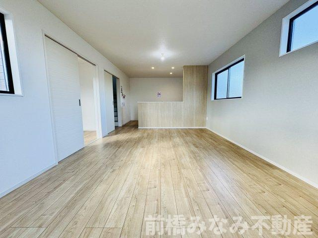 高崎市下之城町15期　２号棟(全４棟)　ずっとプラス　新築建売分譲の居間・リビング|おしゃれな居間です