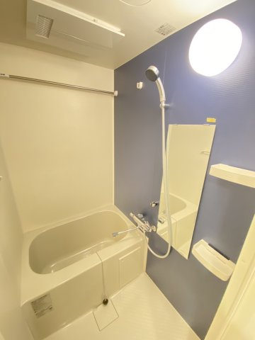 ロイス茨木奈良町の浴室