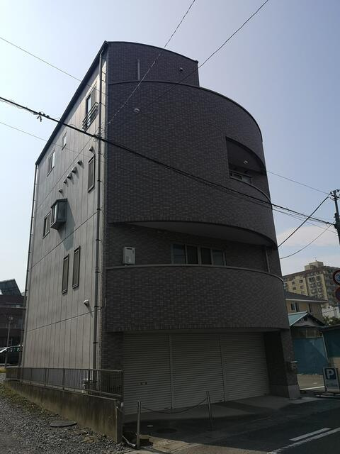 小山市城山町　貸住居付きテナントの外観