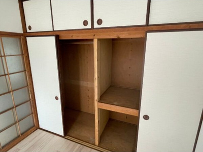 【洋室】 | 屋根星ハイツ