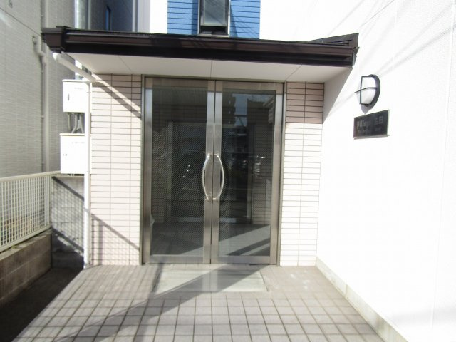 ヴィラージュ吉田のエントランス