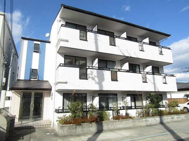 ヴィラージュ吉田の外観