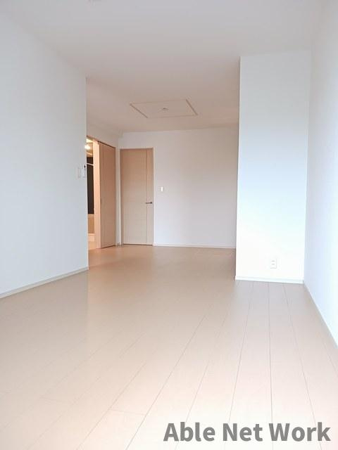 ミサキレジデンスの居間・リビング|13.1帖のLDK