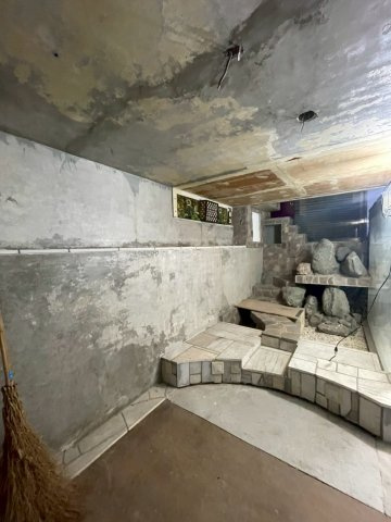 津田店舗の内装