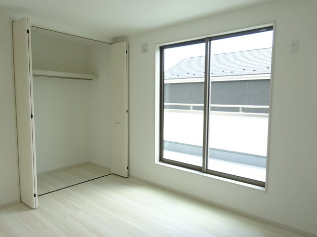 第６渋川市半田　新築住宅　2号棟の収納|2階洋室➀収納
