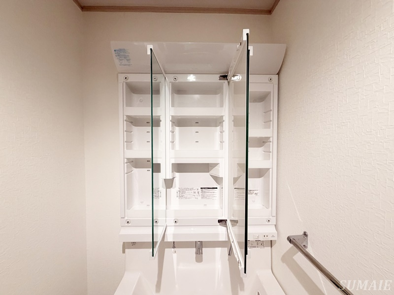 カーサコリーナの収納|鏡裏収納です☆