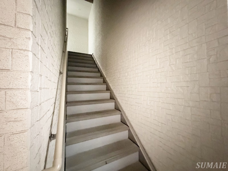 カーサコリーナのその他共用部分|共用階段です☆