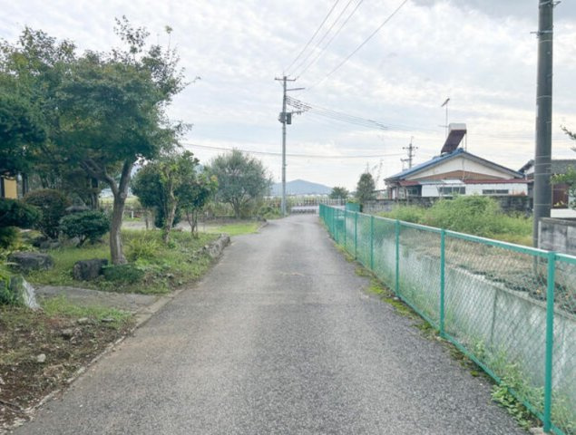 佐野市山越町　売地の前面道路含む現地写真