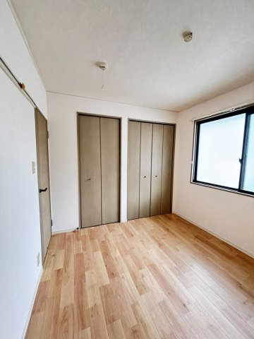 ラヴェール北五葉の洋室