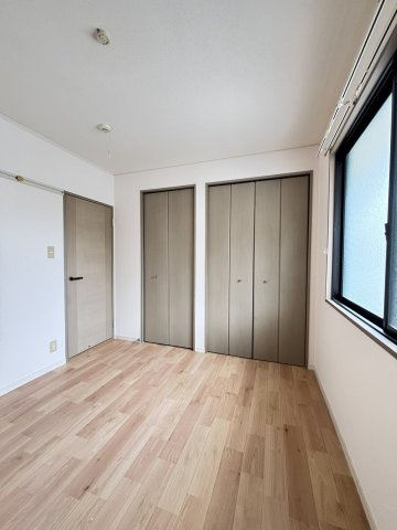 ラヴェール北五葉の洋室