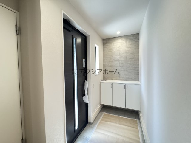 東村山市青葉町3丁目・全1棟　新築一戸建　の玄関