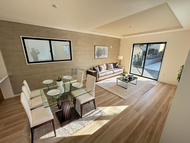 東村山市青葉町3丁目・全1棟　新築一戸建　の内装|LDK20.5帖（家具はCG画像での表示になります）