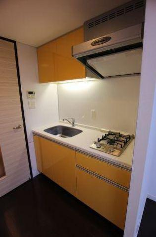 プライムアーバン新宿内藤町のキッチン|２口ガスコンロ付システムキッチン（反転タイプ）