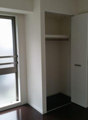 プライムアーバン新宿内藤町の収納|クローゼット（反転タイプ）