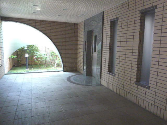 【エントランス】