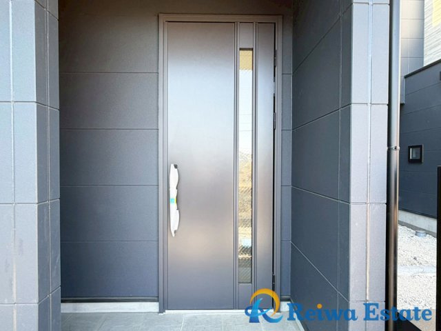 新築戸建　藤沢市城南5丁目の玄関