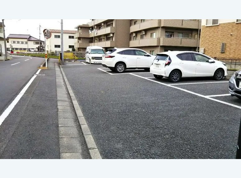 レオパレス南大塚の駐車場