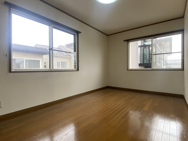 泉中央2丁目貸家の洋室|洋室7.5帖