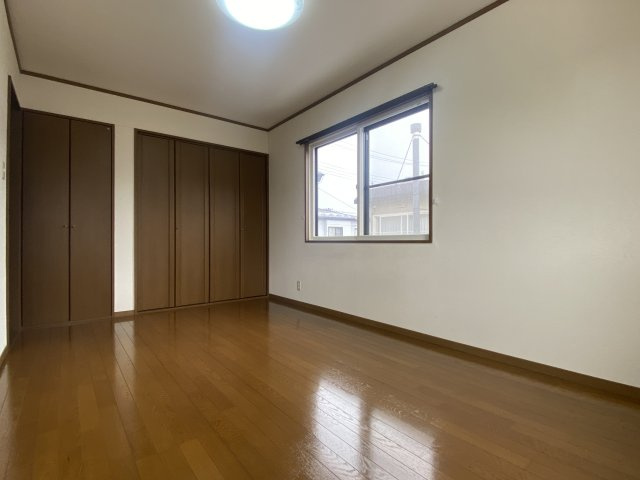 泉中央2丁目貸家の洋室|洋室7.5帖