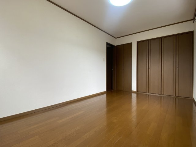 泉中央2丁目貸家の洋室|洋室7.5帖