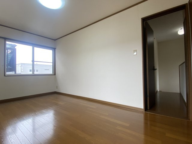 泉中央2丁目貸家の洋室|洋室7.5帖