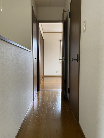 泉中央2丁目貸家の内装|2階廊下