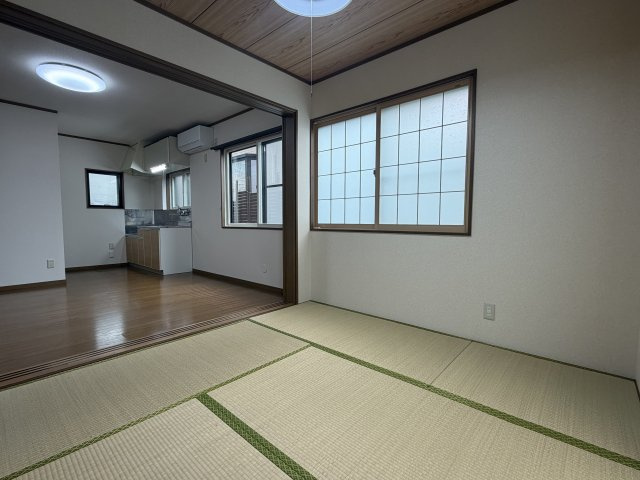 泉中央2丁目貸家の和室|和室4.5帖