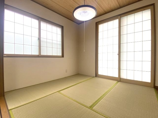 泉中央2丁目貸家の和室|和室4.5帖