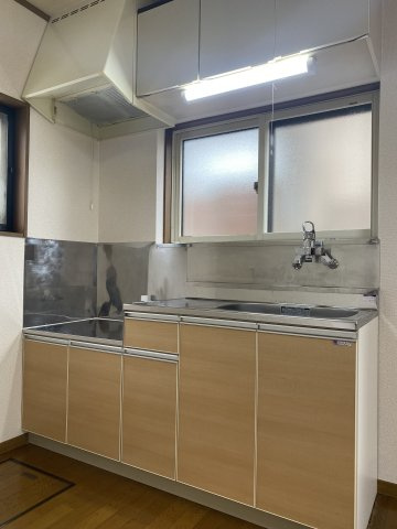 泉中央2丁目貸家のキッチン|DK7帖