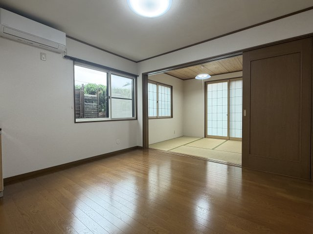 泉中央2丁目貸家の居間・リビング|DK7帖